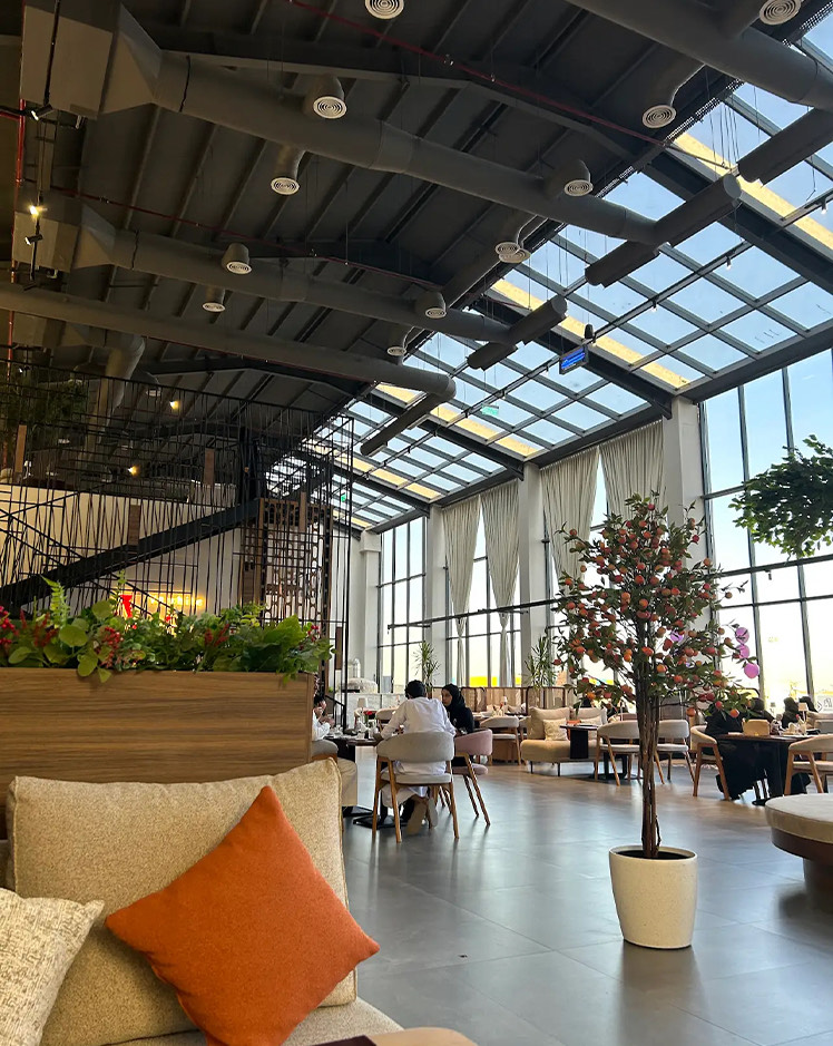 V White Resturant - 2