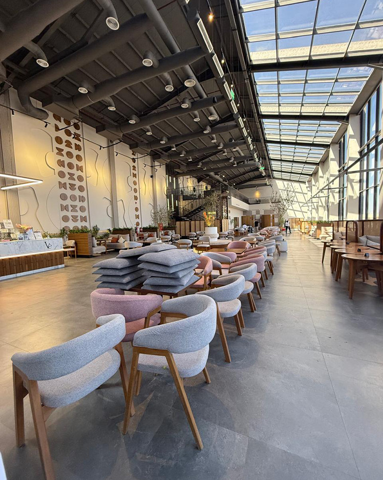 V White Resturant - 3